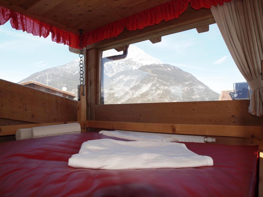Kinderbauernhof Leneler Arzl im Pitztal Bagian luar foto